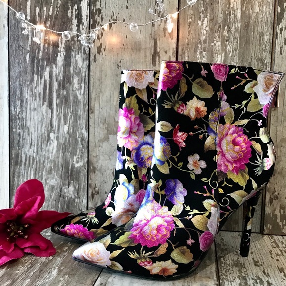 Shoes - Stunning boots!!🌸💞